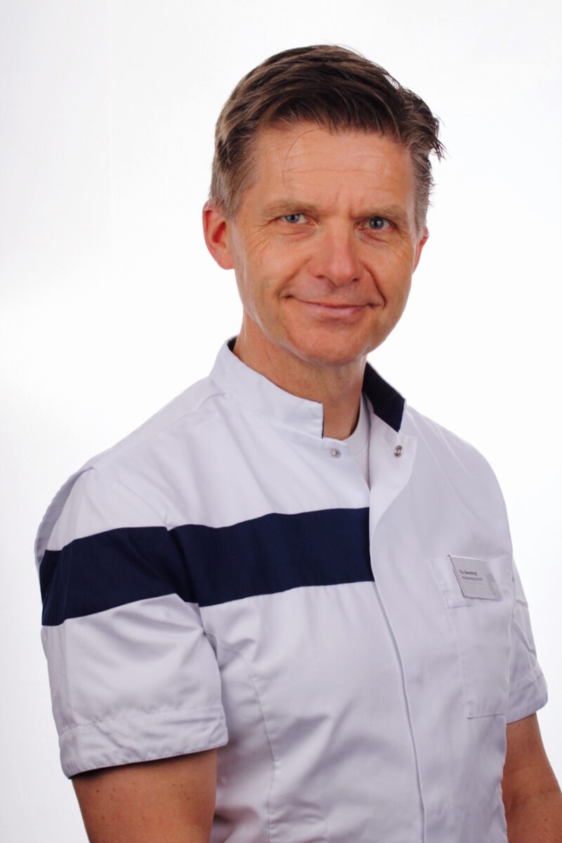 Dr. D. S. Dick Barendregt